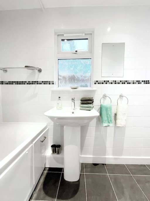 White Eden - Explore Cornwall From A Comfy Central Appartment St Austell Exterior foto